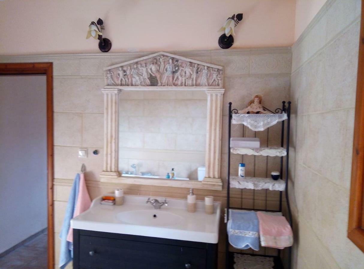 Villa Silvia Ágios Matthaíos Exteriör bild