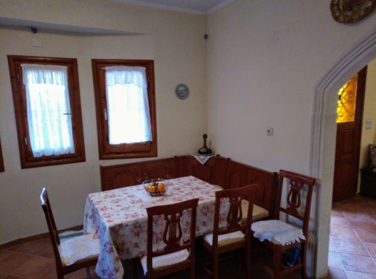 Villa Silvia Ágios Matthaíos Exteriör bild